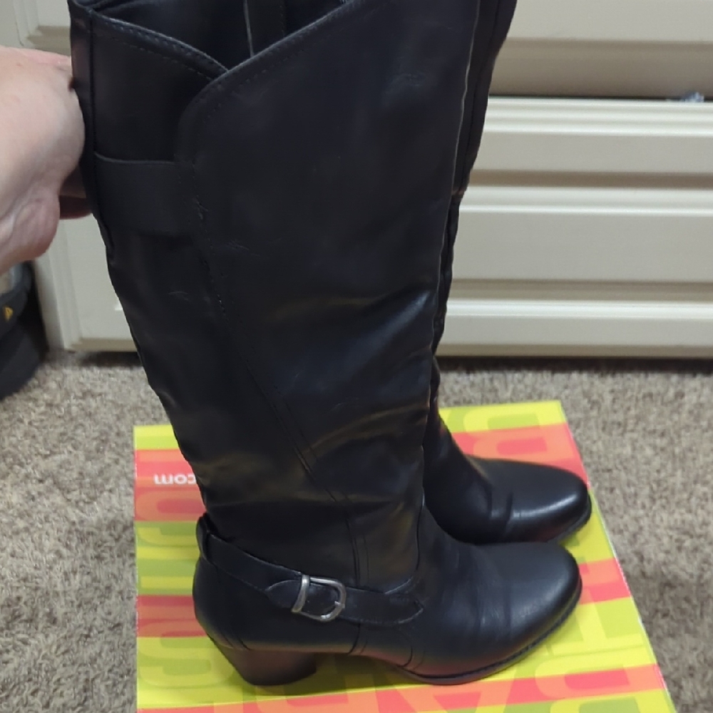 BareTraps Black Heeled Boots